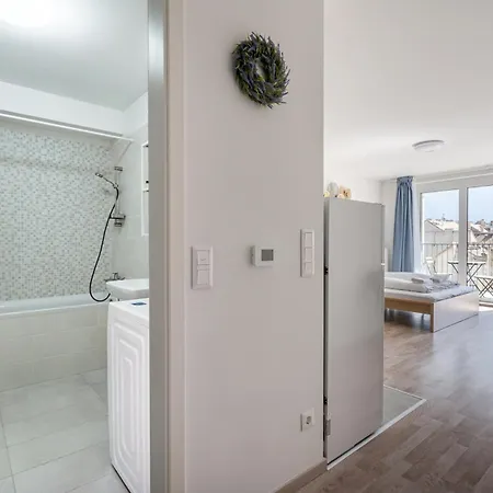River Sunshine Apartment *