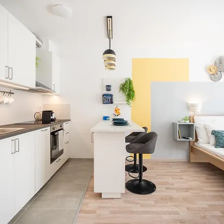 River Sunshine Apartment *