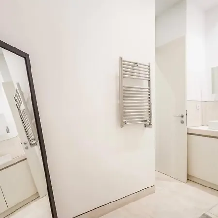 4 Bro For Secret Apartment *
