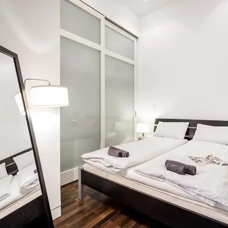 4 Bro For Secret Apartment Budapest