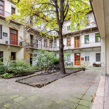 Apartment Walk To Opera House - 3br Live In Designer *