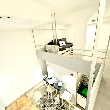 Apartment Nyugati 4 With 3 Bedrooms In The Center