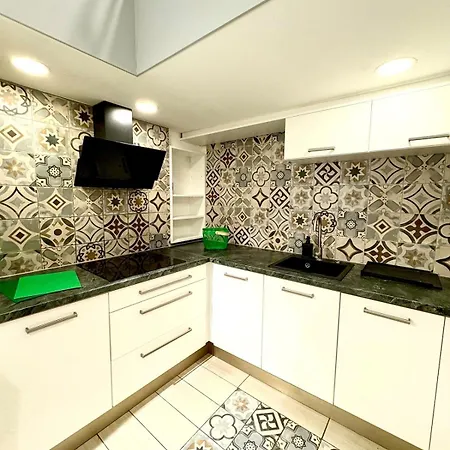 Apartment Nyugati 4 With 3 Bedrooms In The Center Budapest
