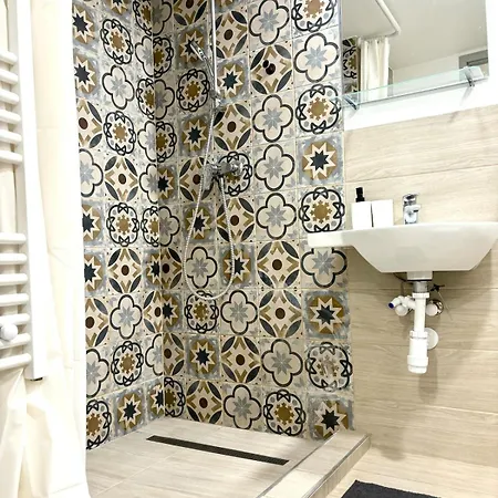 Nyugati 4 With 3 Bedrooms In The Center Apartment