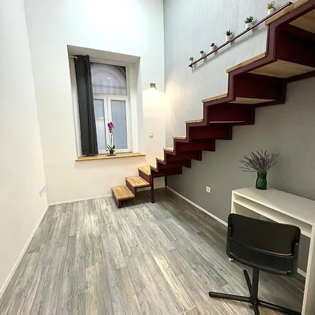 Nyugati 4 With 3 Bedrooms In The Center *