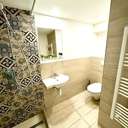 Nyugati 4 With 3 Bedrooms In The Center Budapest