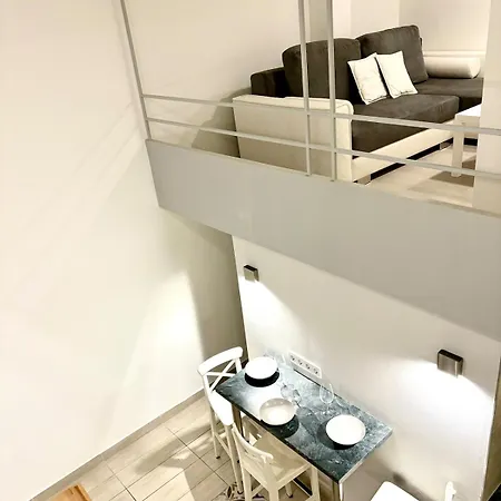 Nyugati 4 With 3 Bedrooms In The Center Apartment *