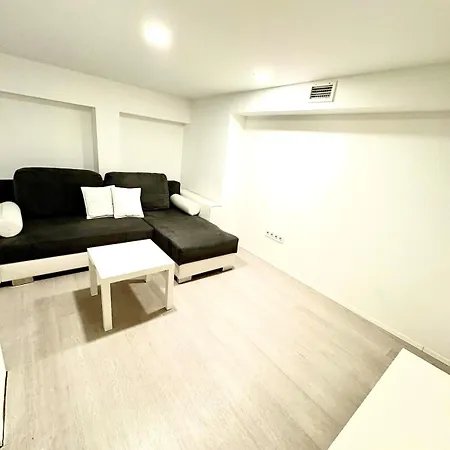 Nyugati 4 With 3 Bedrooms In The Center *