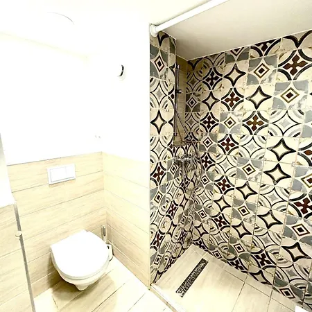 Nyugati 4 With 3 Bedrooms In The Center *