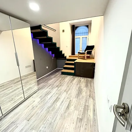 Nyugati 4 With 3 Bedrooms In The Center * Budapest