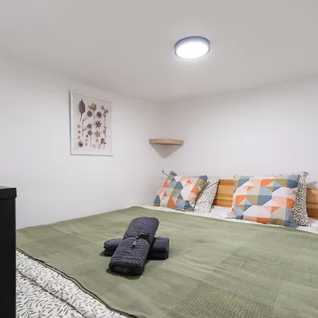 Apartment Ubi