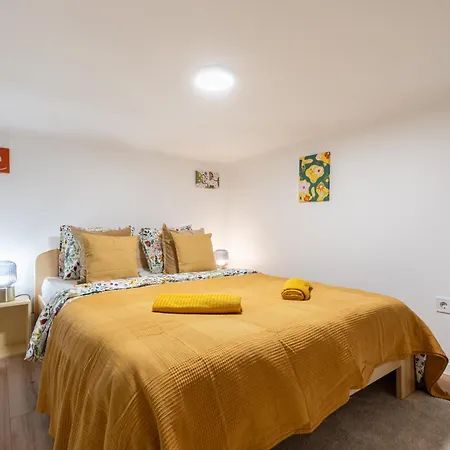 Apartment Ubi