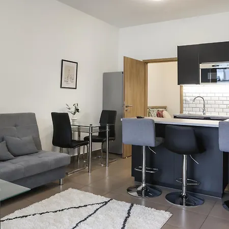 Thaly Apartment *