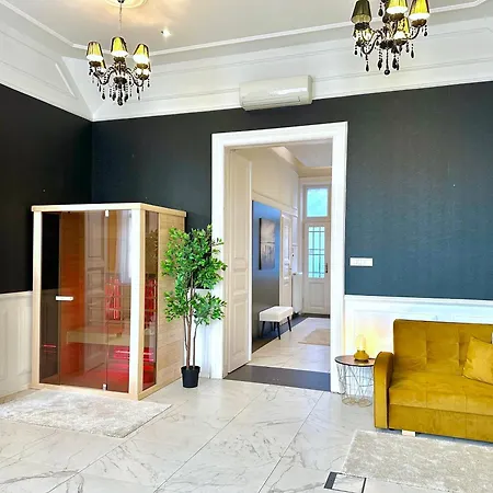 Deluxe 2-bedroom With Sauna And Ac Apartment Budapest