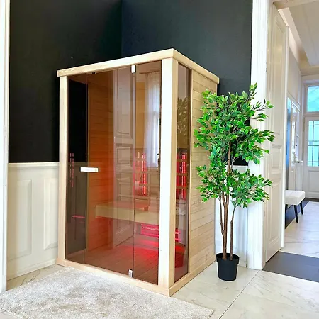 Deluxe 2-bedroom With Sauna And Ac Budapest