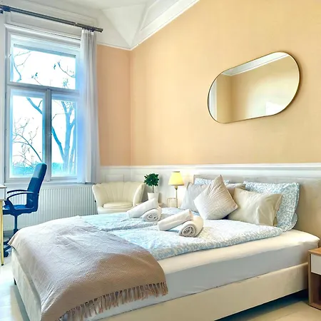 Deluxe 2-bedroom With Sauna And Ac Budapest