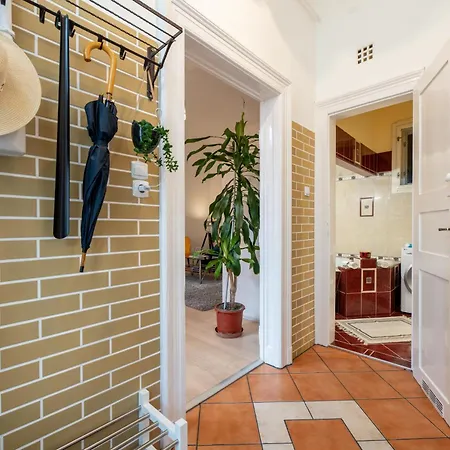 Apartment Downtown Oasis