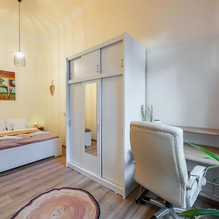 Downtown Oasis Apartment