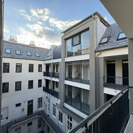 P193 Stylish Apartment *