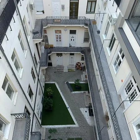 P193 Stylish Apartment Budapest