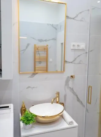 Gold'n Marble Apartment *