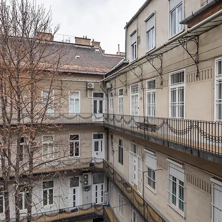 Elegance Apartment