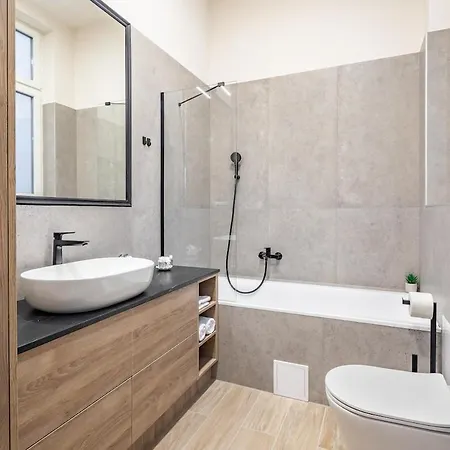 Elegance Apartment *