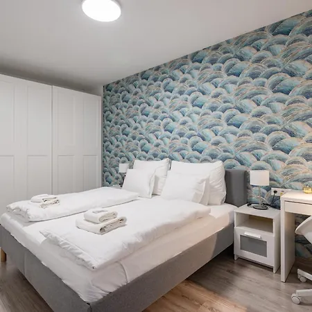 Bliss Block Apartment *
