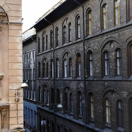 Very Very Spacious New Budapest