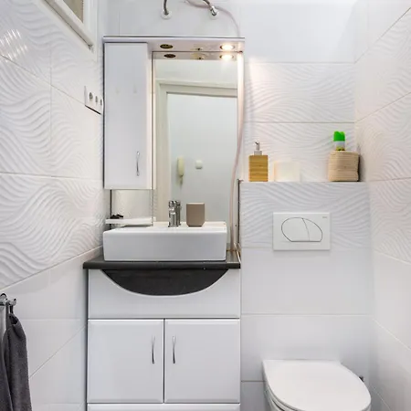 V26 Freedom Apartment
