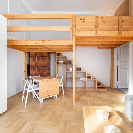 V26 Freedom Apartment Budapest