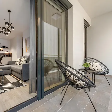 Apartment With Balcony @ Downtown *