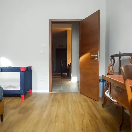 Corvin Point And Vendégház 3*