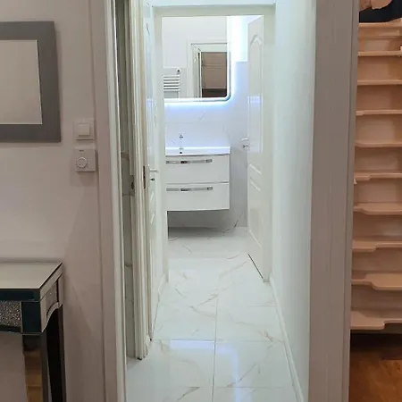 Elegant Under Buda Castle Apartment *