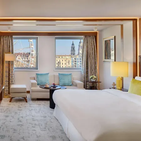 Hotell Kempinski Corvinus 5*