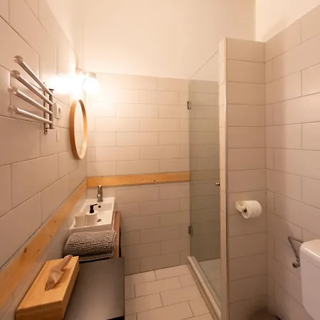 Klau33 In Party District * Budapešť