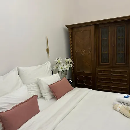 Premium Luxury Opera Near Opera And Basilica
