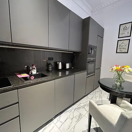 Apartment Premium Luxury Opera Near Opera And Basilica