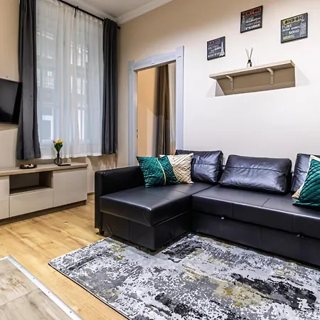 Chill & In The Heart Of Budapest-with Ac