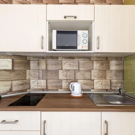 Gde Wesselenyi Triple Apartment
