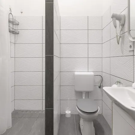 Gde Wesselenyi Triple Apartment *