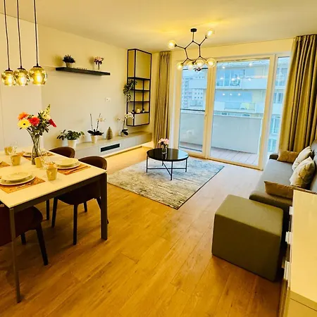 Park Apartment *
