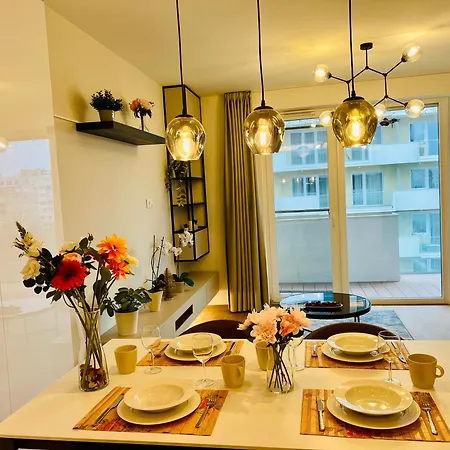 Park Apartment *