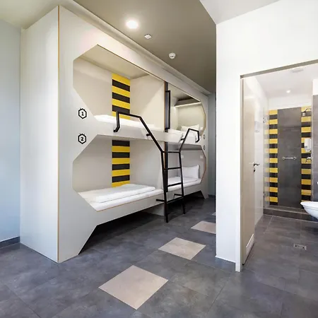 Hostal The Hive Party