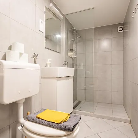 Apartment Cosy In Party District W41 Blue