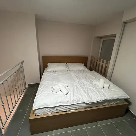 Apartment Iza-szondi Homes