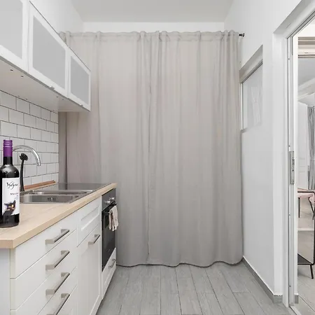 Park Apartment *