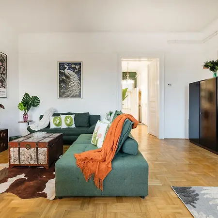 The Pearl With The Danube And Gellert Hill View Apartment