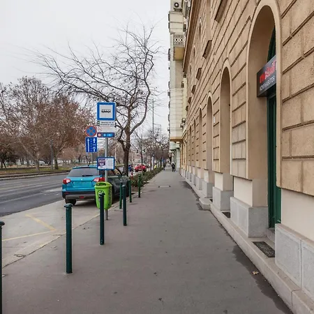The Pearl With The Danube And Gellert Hill View Apartment