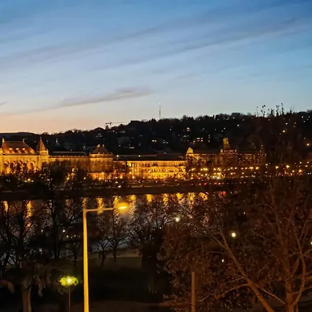Apartment The Pearl With The Danube And Gellert Hill View Budapest
